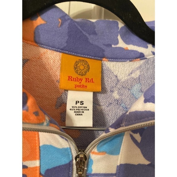 𝅺RUBY Rd sweatshirt - Picture 2 of 3